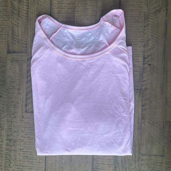 ⭐️3/$40⭐️Hanes t-shirt - Picture 2 of 3